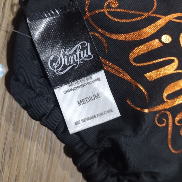 NWT Reversible Sinful bikini top - Picture 5 of 8